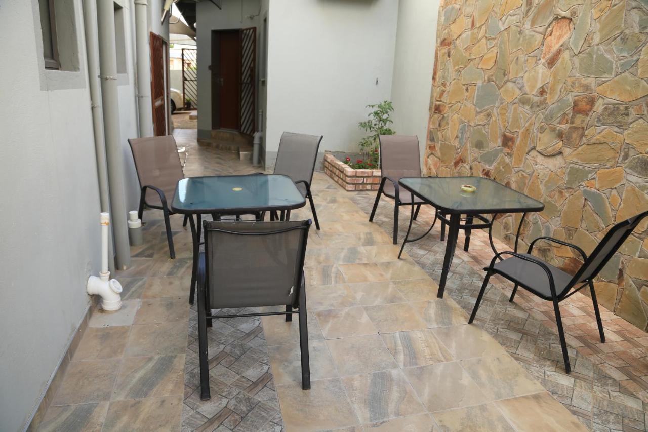 Coco Palm Bed & Breakfast Windhuk Zewnętrze zdjęcie