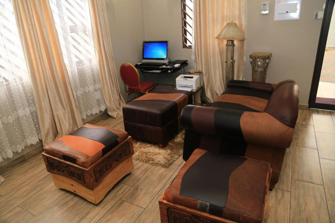 Coco Palm Bed & Breakfast Windhuk Zewnętrze zdjęcie